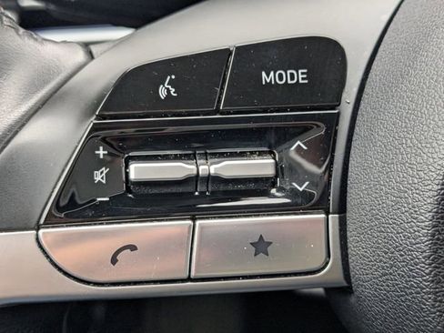 Used 2024 Hyundai Elantra Limited image 24