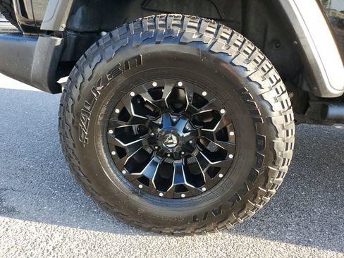 Used 2022 Jeep Wrangler Sport AWD/4WD image 5