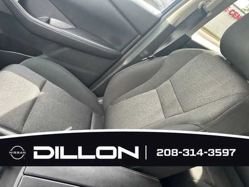 Used 2025 Nissan Rogue SV AWD/4WD image 9