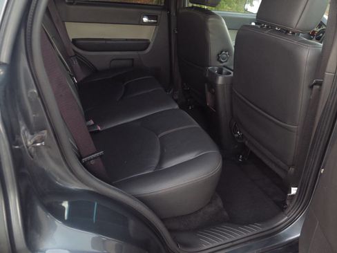 Used 2009 Mercury Mariner Premier image 16