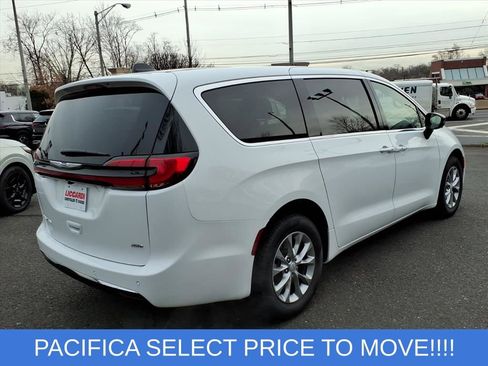 New 2026 Chrysler Pacifica Select image 6