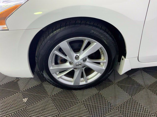 Used 2015 Nissan Altima 2.5 SV w/ Convenience Package FWD image 10