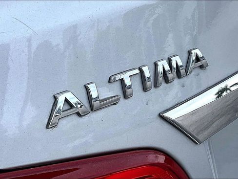 Used 2017 Nissan Altima 2.5 SV image 21