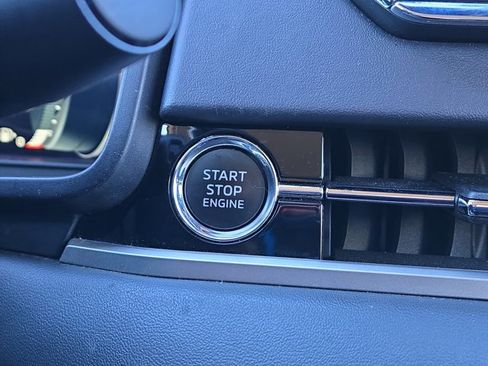 Used 2024 Mitsubishi Outlander SE image 27