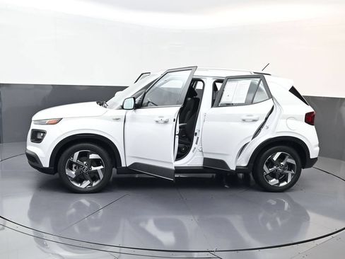 Certified 2026 Hyundai Venue SEL FWD image 33