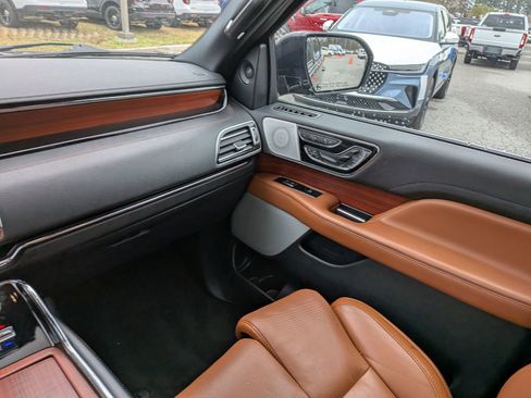 Used 2021 Lincoln Navigator L Reserve image 18