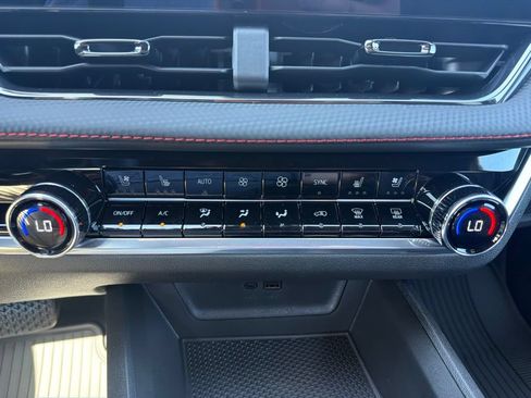 New 2026 Chevrolet Equinox RS w/ Convenience Package III FWD image 26