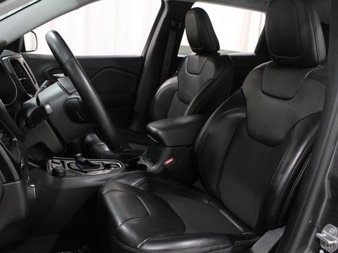 Used 2021 Jeep Cherokee Latitude Plus image 7