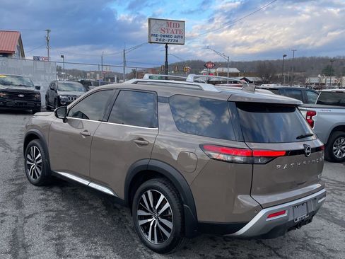 Used 2024 Nissan Pathfinder Platinum w/ Cargo Package image 5