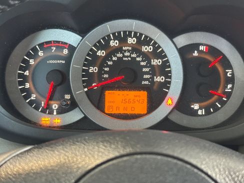 Used 2011 Toyota RAV4 Limited AWD/4WD image 32
