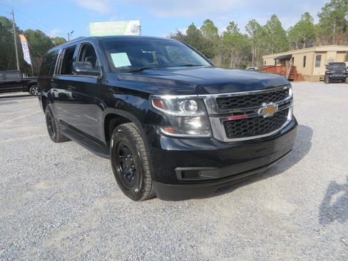 Used 2017 Chevrolet Suburban 2WD image 4