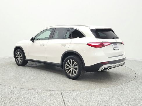 Certified 2025 Mercedes-Benz GLC 300 image 8