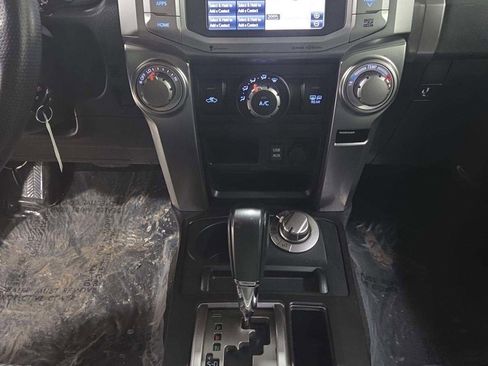 Used 2017 Toyota 4Runner SR5 image 3