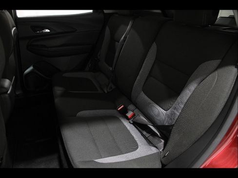 Used 2023 Chevrolet TrailBlazer LT FWD image 18