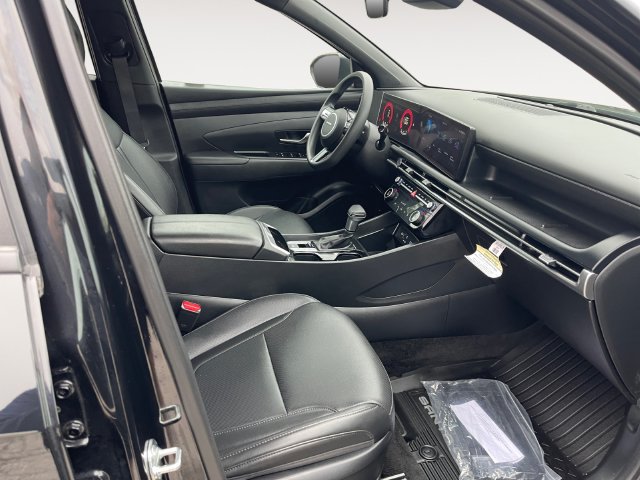 Used 2025 Hyundai Santa Cruz SEL AWD/4WD image 15