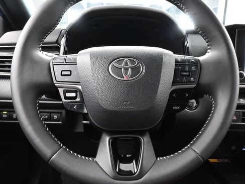 Used 2025 Toyota Camry SE FWD image 25