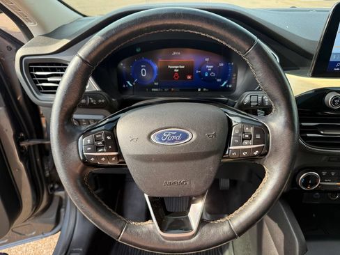 Used 2022 Ford Escape Titanium w/ Titanium Elite Package AWD/4WD image 35