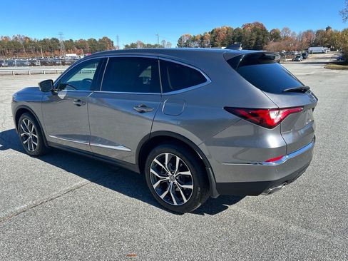 Used 2023 Acura MDX SH-AWD w/ Technology Package image 3
