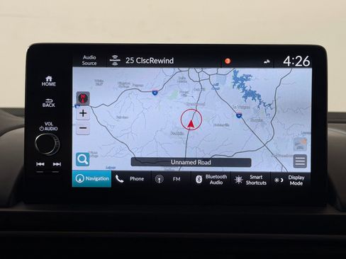 Used 2025 Honda Pilot Touring image 17