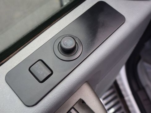 Used 2011 Ford F250 XLT w/ XLT Premium Pkg image 29