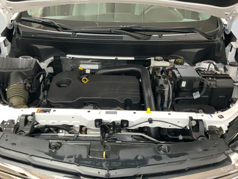 Certified 2024 Chevrolet Equinox LS w/ LS Convenience Package FWD image 23
