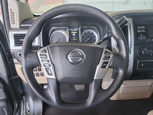 Used 2016 Nissan Titan SV RWD image 17