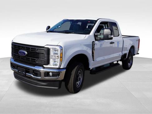 New 2026 Ford F250 XL w/ XL Chrome Package image 7