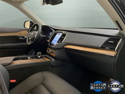 Used 2025 Volvo XC90 B6 Plus image 19