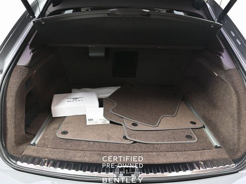 Used 2024 Bentley Bentayga Extended Wheelbase image 19