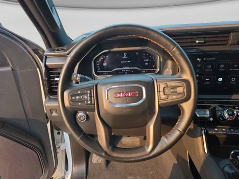 Used 2024 GMC Sierra 1500 AT4 w/ Technology Package AWD/4WD image 15
