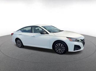 Used 2025 Nissan Altima 2.5 SV video 2