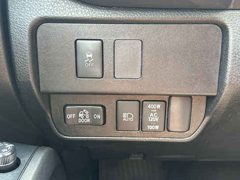 Used 2022 Toyota Tacoma TRD Off-Road w/ Technology Package AWD/4WD image 26