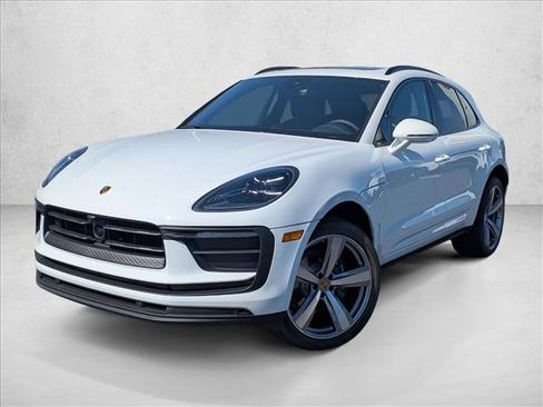 Certified 2025 Porsche Macan image 1