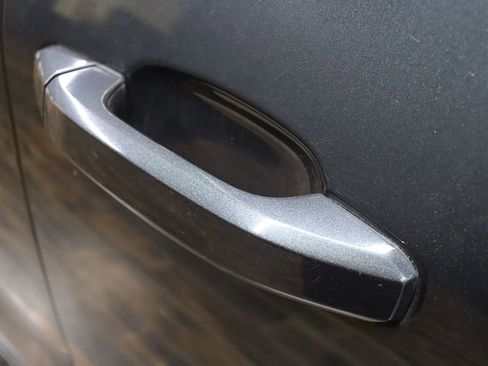 Used 2018 Chevrolet Silverado 1500 LT image 8