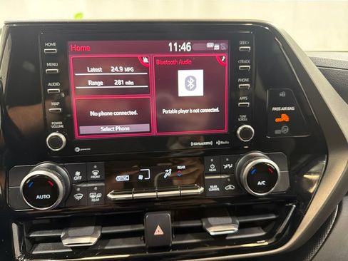 Used 2020 Toyota Highlander LE AWD/4WD image 30