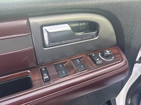 Used 2016 Ford Expedition EL Platinum image 32