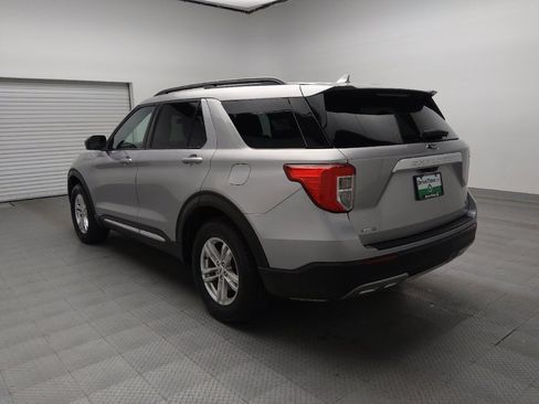 Used 2020 Ford Explorer XLT w/ Equipment Group 202A image 5