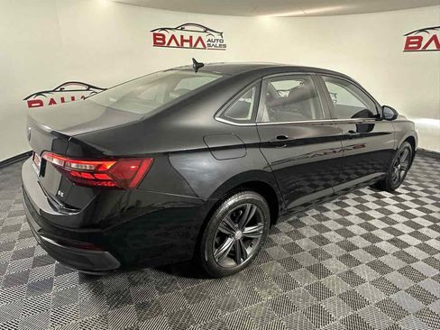 Used 2022 Volkswagen Jetta SE w/ Panoramic Sunroof Package image 8