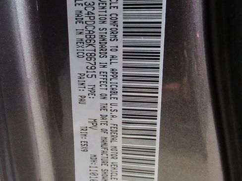 Used 2019 Dodge Journey SE image 30