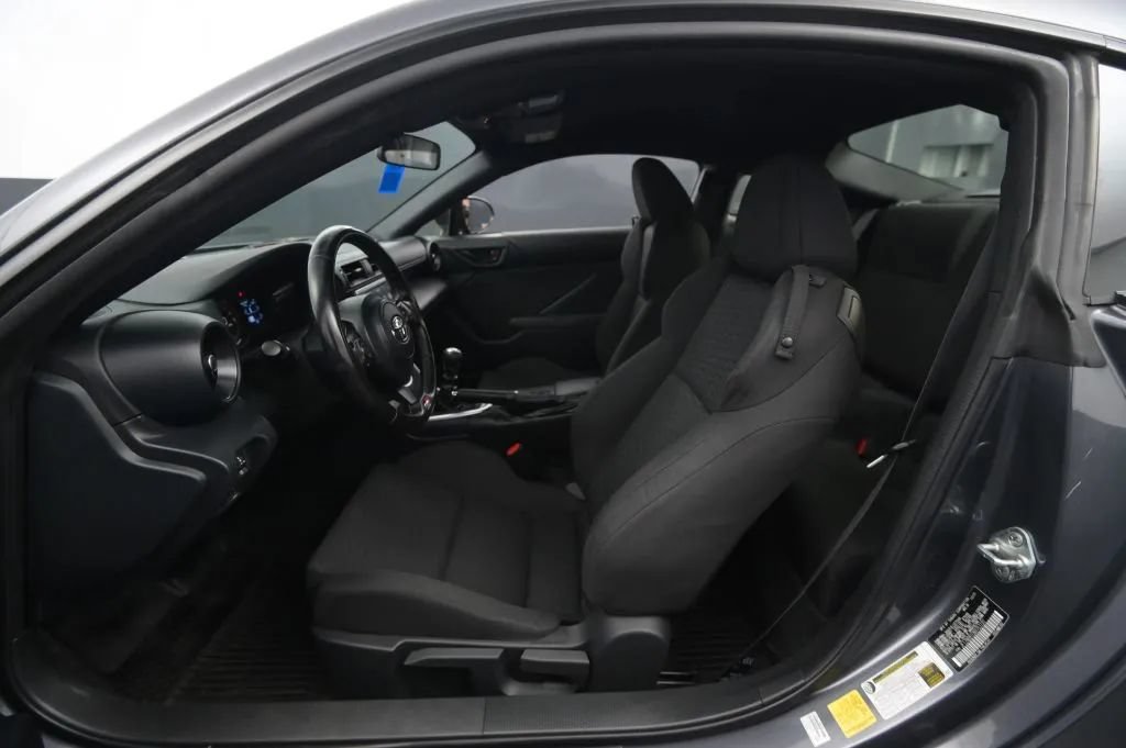 Used 2022 Toyota GR86 w/ ALL Weather Mat Package (TMS) RWD image 33