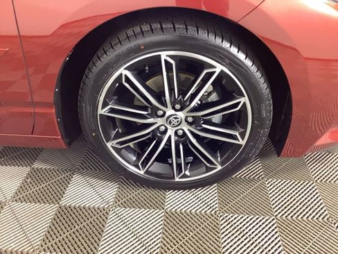 Used 2021 Toyota Avalon Touring image 8