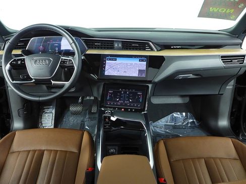 Used 2024 Audi Q8 e-tron Premium Plus w/ Premium Plus Package image 25