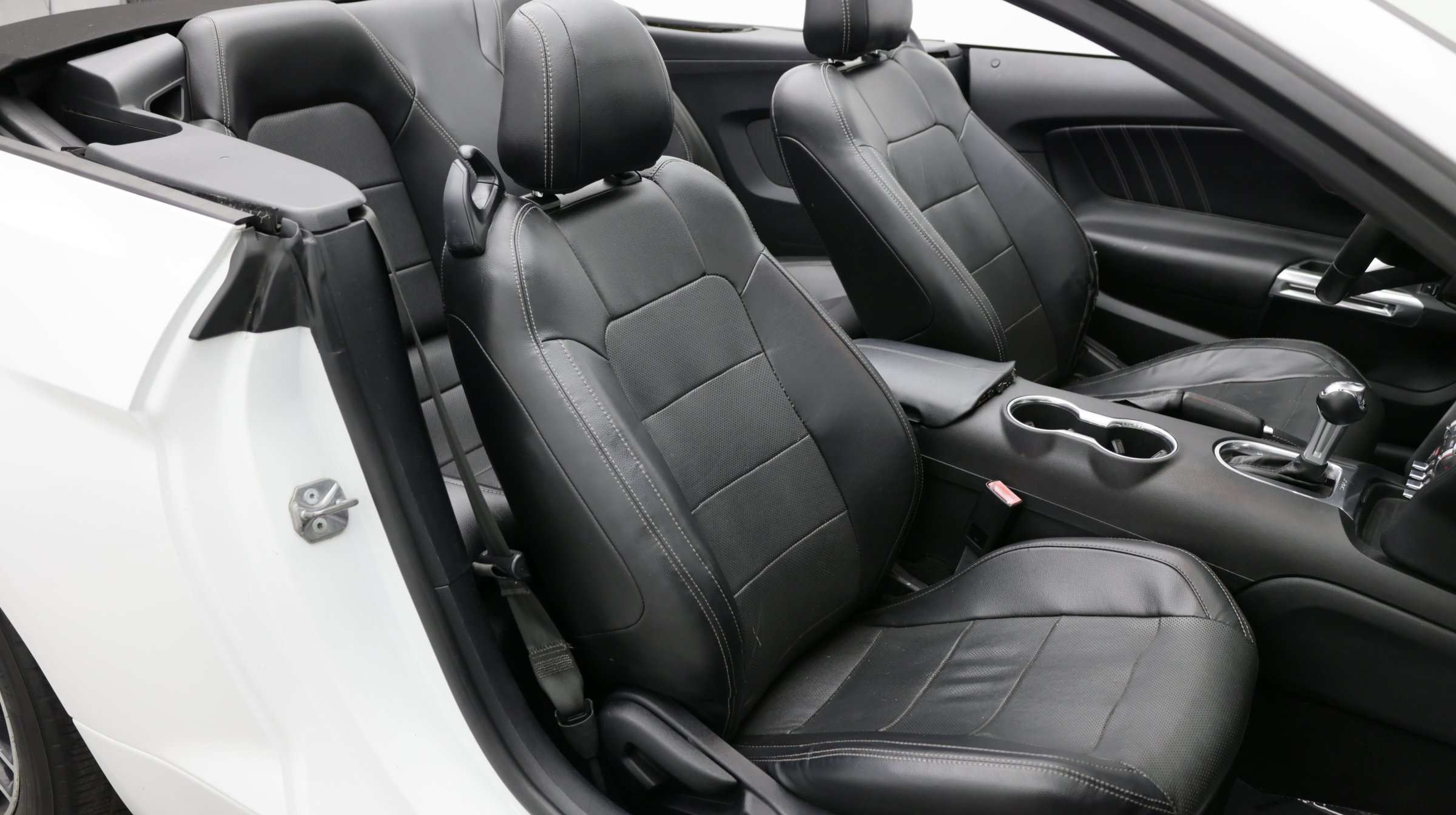 Used 2020 Ford Mustang Premium RWD image 27