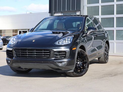Used 2015 Porsche Cayenne S image 3