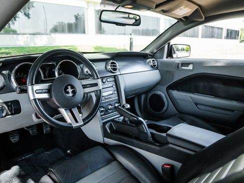 Used 2007 Ford Mustang GT Premium image 2