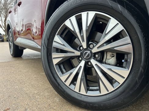 Certified 2023 Nissan Rogue SV image 7