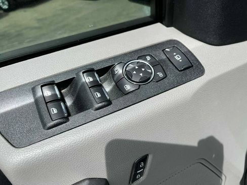 Used 2021 Ford F250 XLT w/ XLT Value Package AWD/4WD image 19