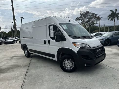 Used 2025 RAM ProMaster 2500 w/ Convenience Group FWD image 11