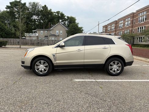 Used 2011 Cadillac SRX Luxury FWD image 35