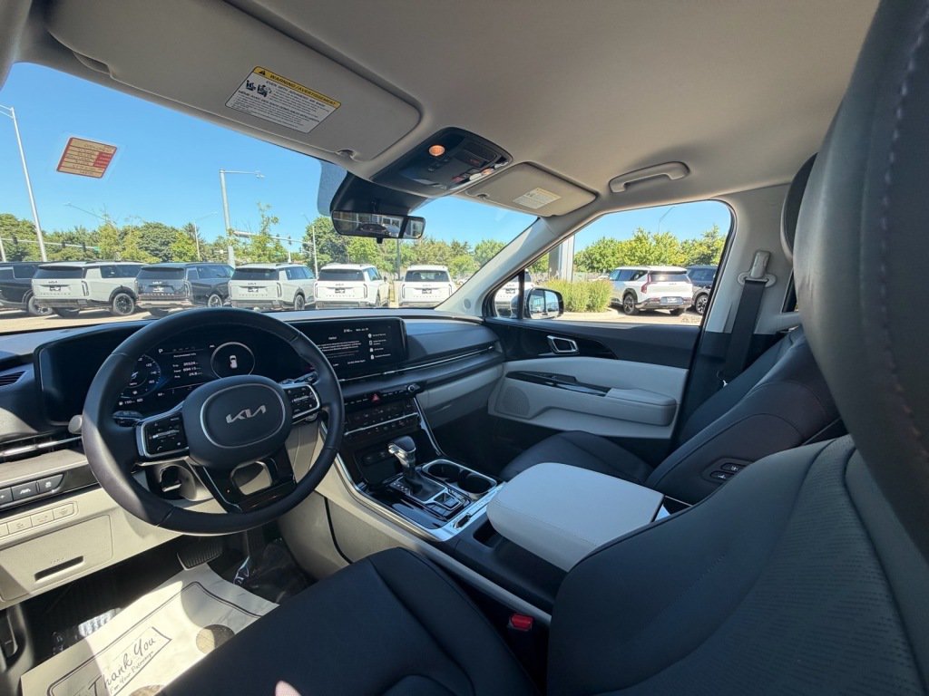Used 2024 Kia Carnival SX FWD image 10